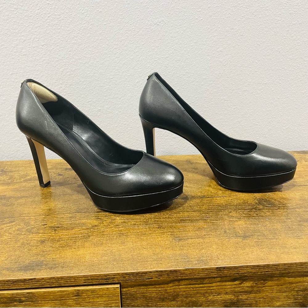 Michael Kors Classic Black Pumps